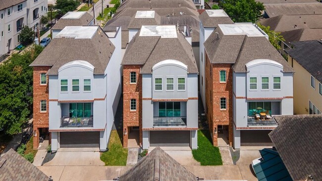 Building Photo - 5521 Petty St