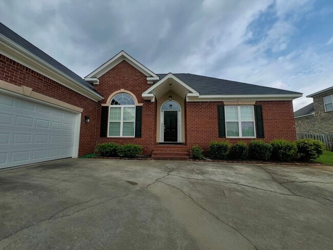 Building Photo - 4858 Somerset Dr