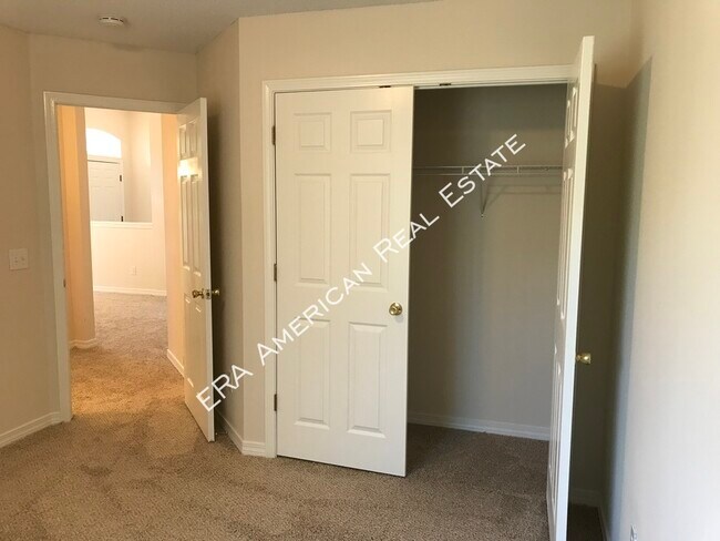 Building Photo - 2642 Hidden Creek Dr