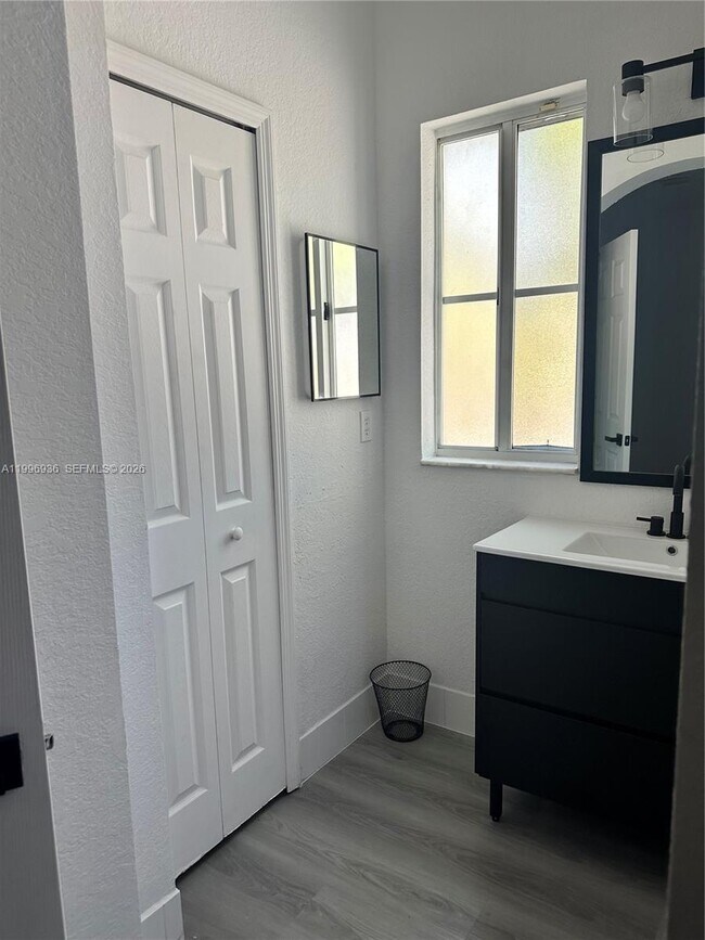 Building Photo - 8246 NW 108th Ave