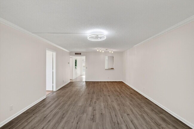 Building Photo - 26 Abbey Ln