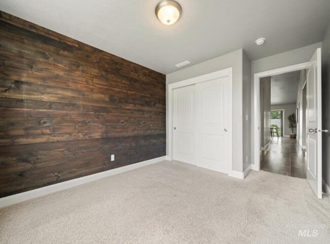 Building Photo - Beautiful North Meridian Home with Upgrade...