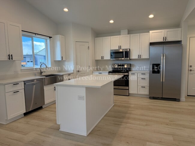 Building Photo - 1019 Peach Rd