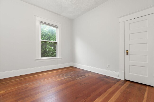 Building Photo - 2178 NE 7th Ave