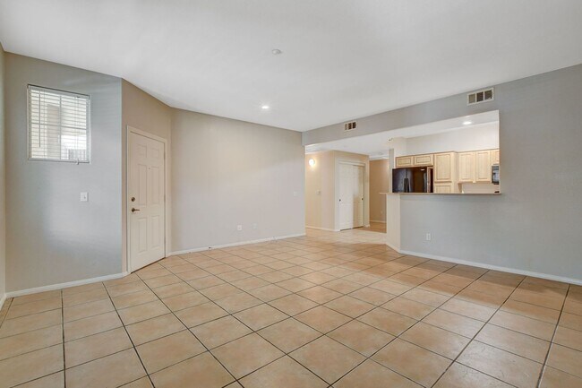 Building Photo - Beautiful  2bed 2bath Gated Community