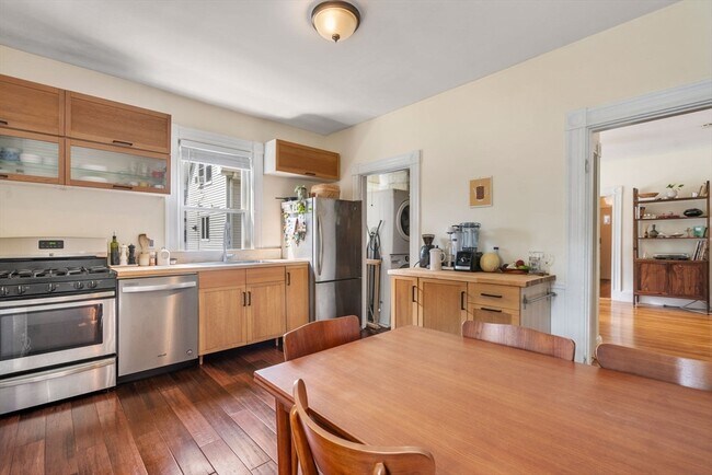 Building Photo - 14 Ardale St