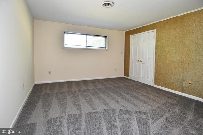 Building Photo - 4842 Randolph Dr