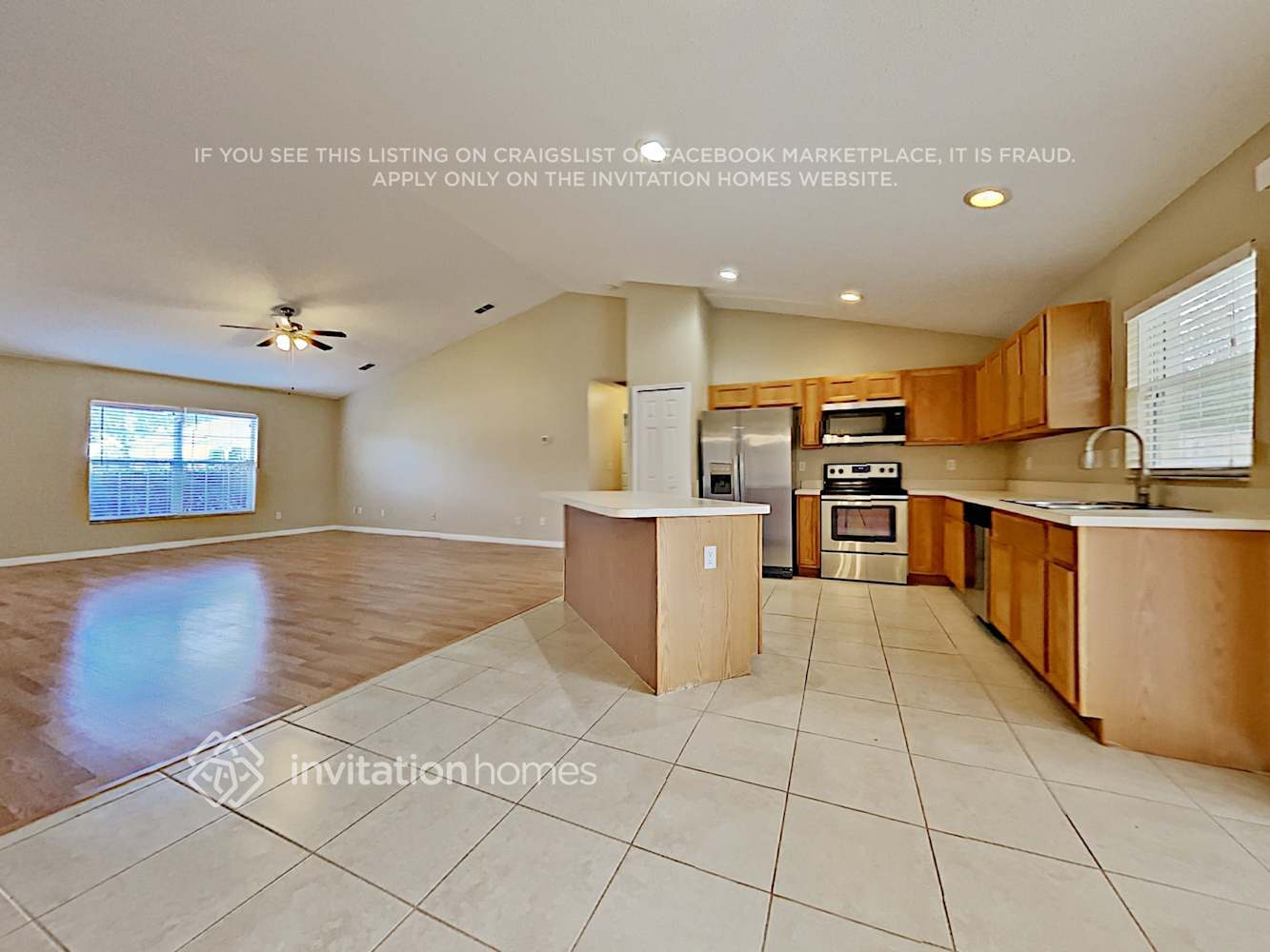 Building Photo - 1047 Lakeview Oaks Dr