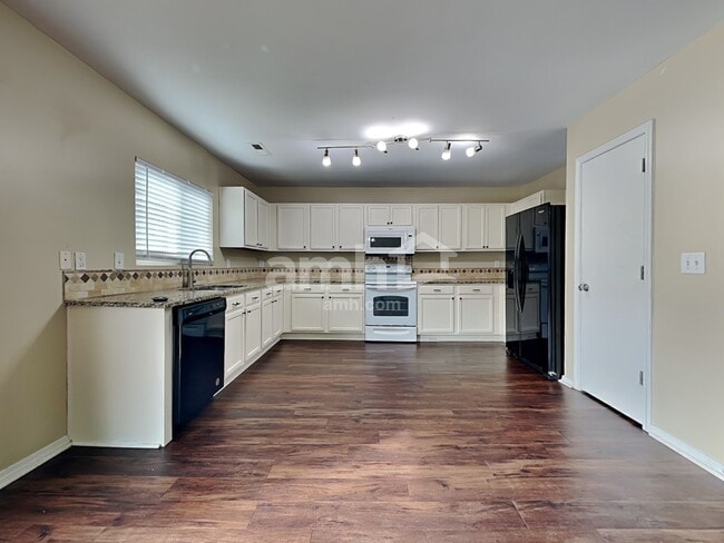 Building Photo - 8859 Arbor Glen Dr