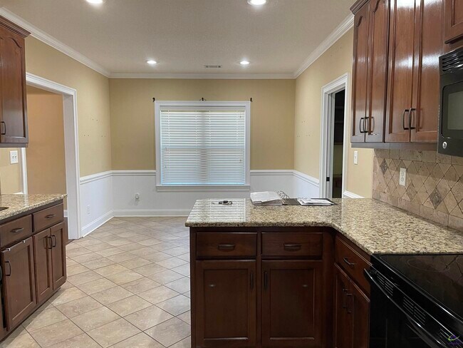 Building Photo - 114 Highland Point Dr