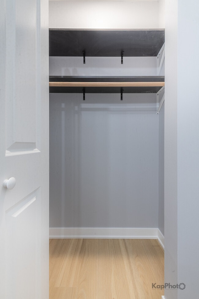 Building Photo - 2821 S Emerald Ave