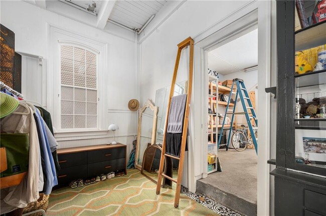 Building Photo - 4 Pallas St