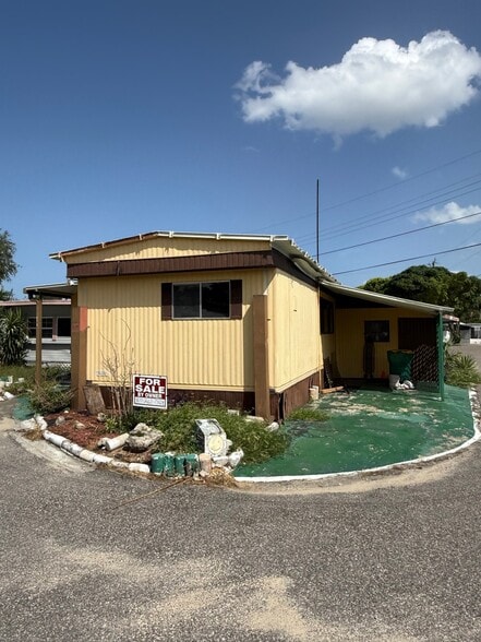 Building Photo - 920 Boardwalk Ln