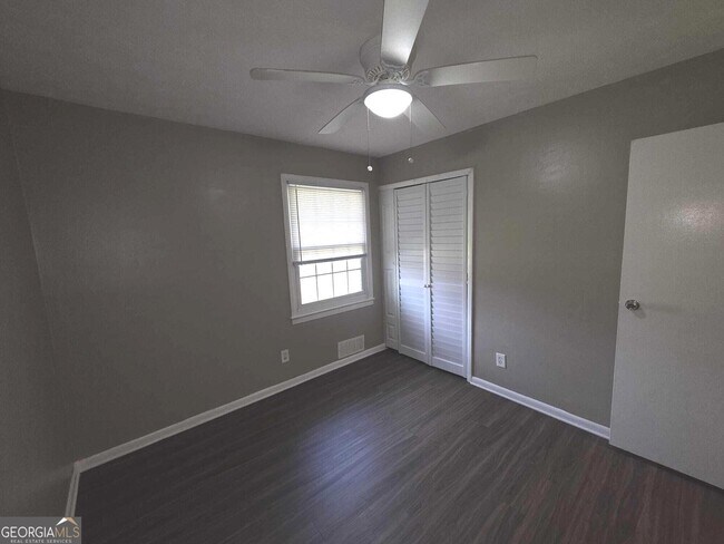 Building Photo - 707 Battle Creek Rd