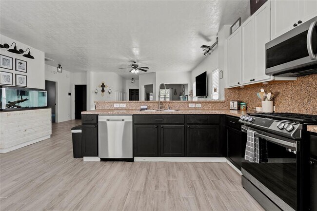 Building Photo - 7529 Topaz Way