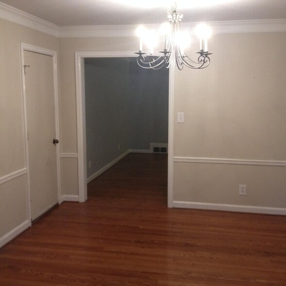 Dining Room connects to Living Room, Kitchen, Sunroom and Garage - 4515 West 72nd Terrace