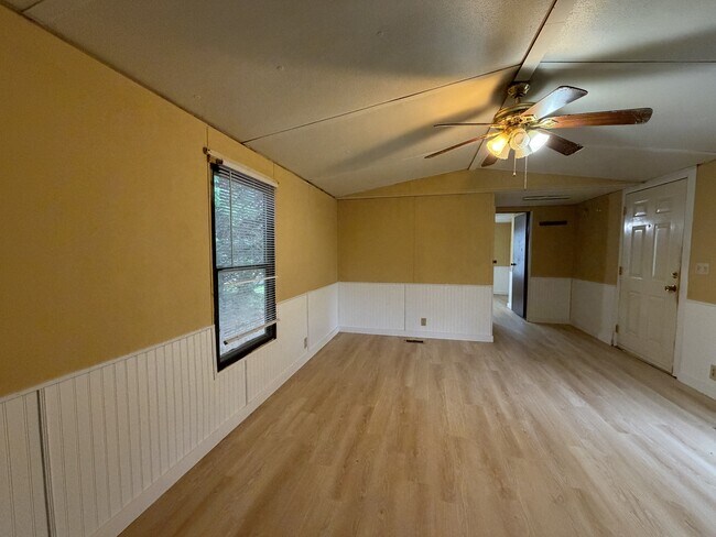 Building Photo - 4004 Kimberly Ln