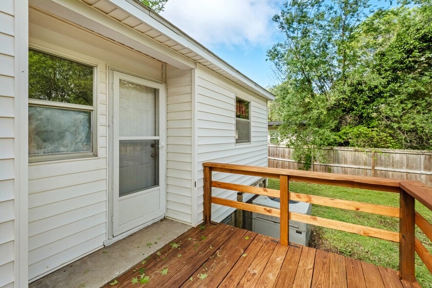 Building Photo - 2228 W Wedington Dr