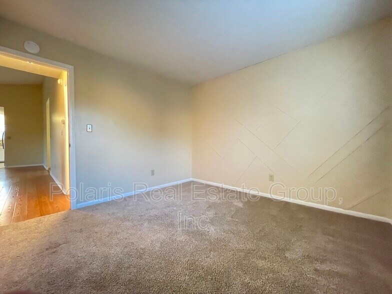 Building Photo - 978 Spring Meadow Dr