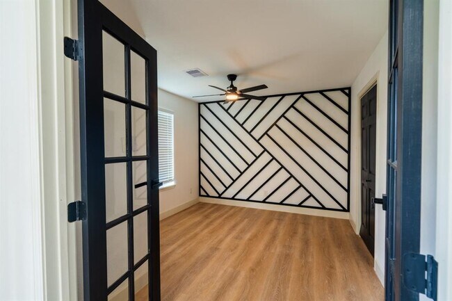 Building Photo - 1402 Bayou Shore Dr