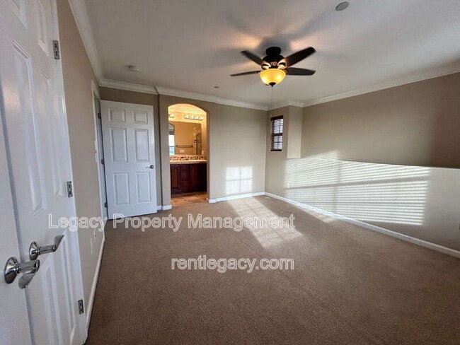 Building Photo - 5301 E Commerce Way