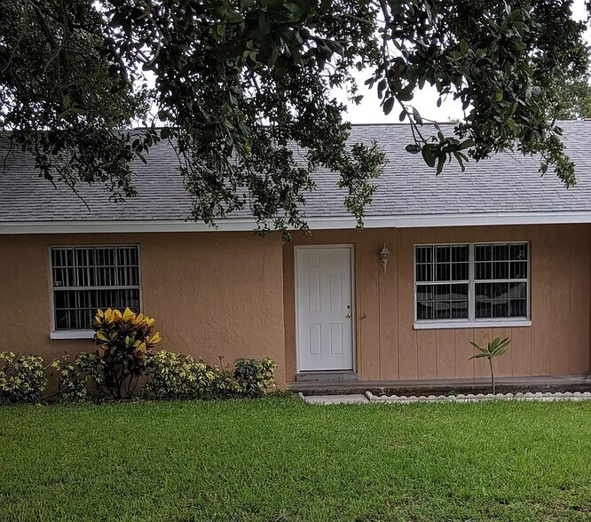 Primary Photo - 3320 Barnsdale Dr