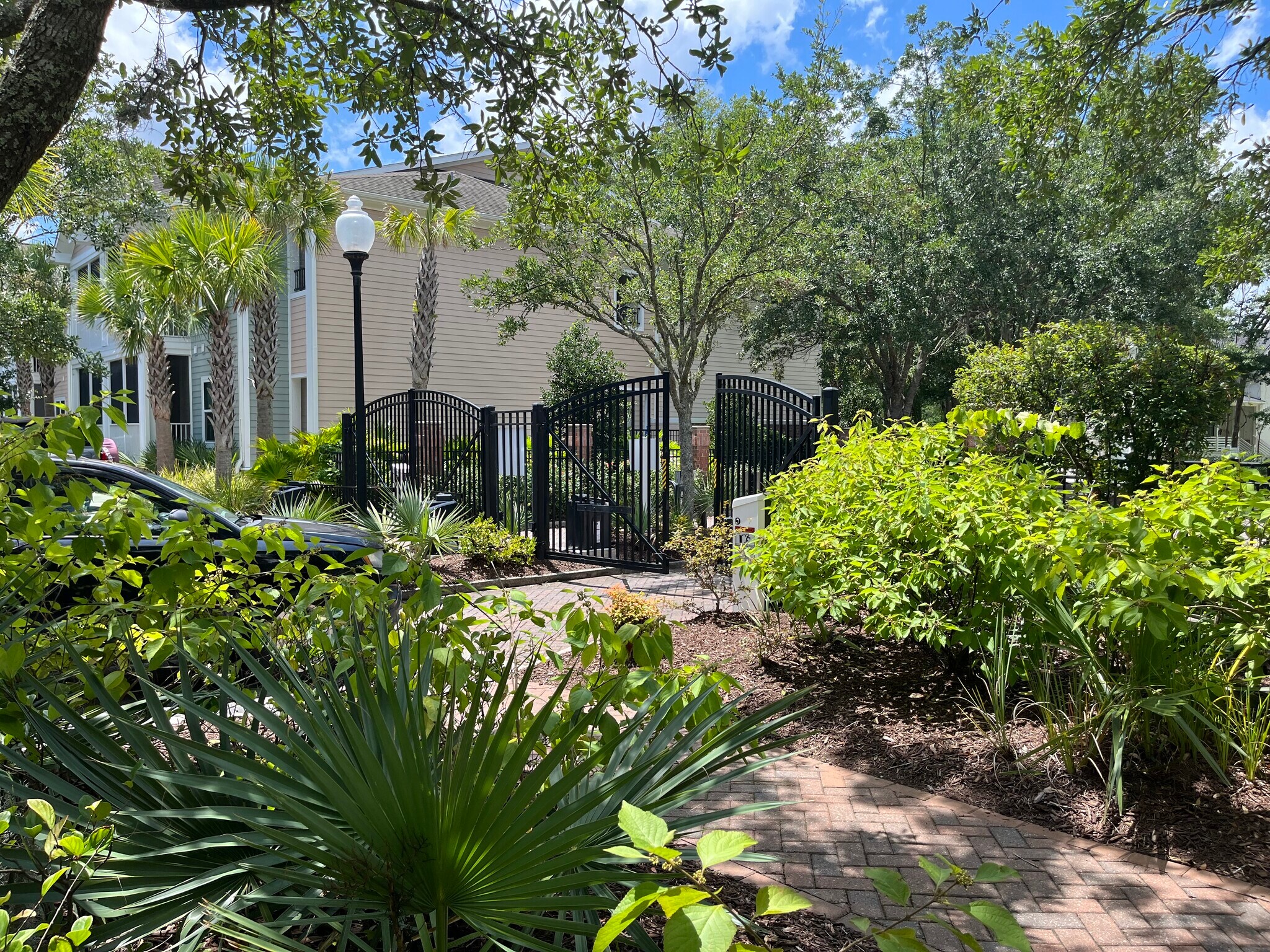 Building - 1755 Central Park Rd