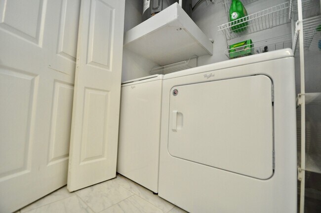 Building Photo - 3231 Allen Pkwy