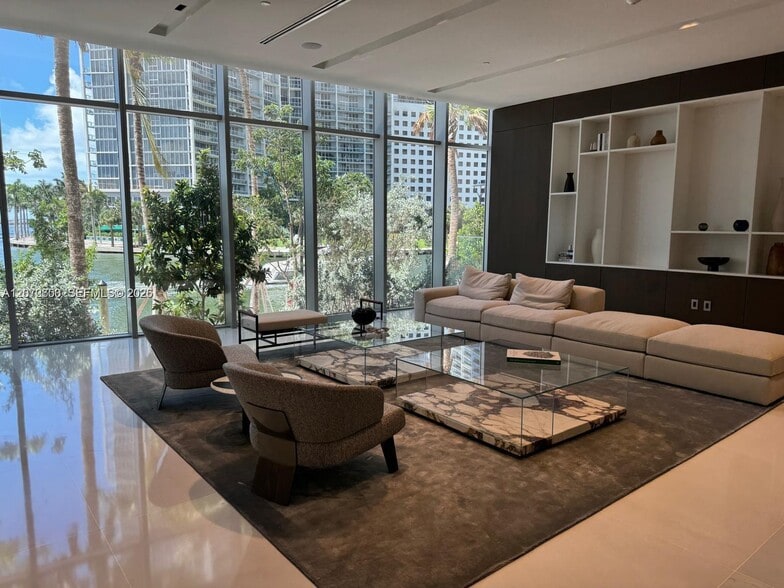 Building Photo - 300 Biscayne Boulevard Way