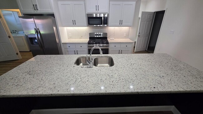 Building Photo - 1004 Killdeer Ct