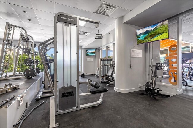 Building Photo - 1717 N Bayshore Dr