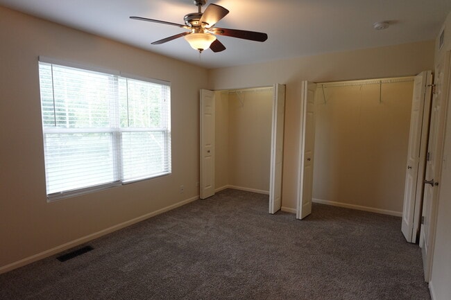 Building Photo - 2244 Flagstone Ln