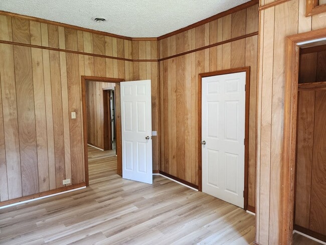 Building Photo - Cute 2 Bedroom in West Point!