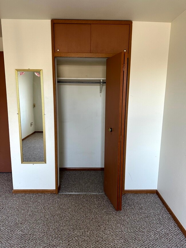 Building Photo - 2 Florentine Ct