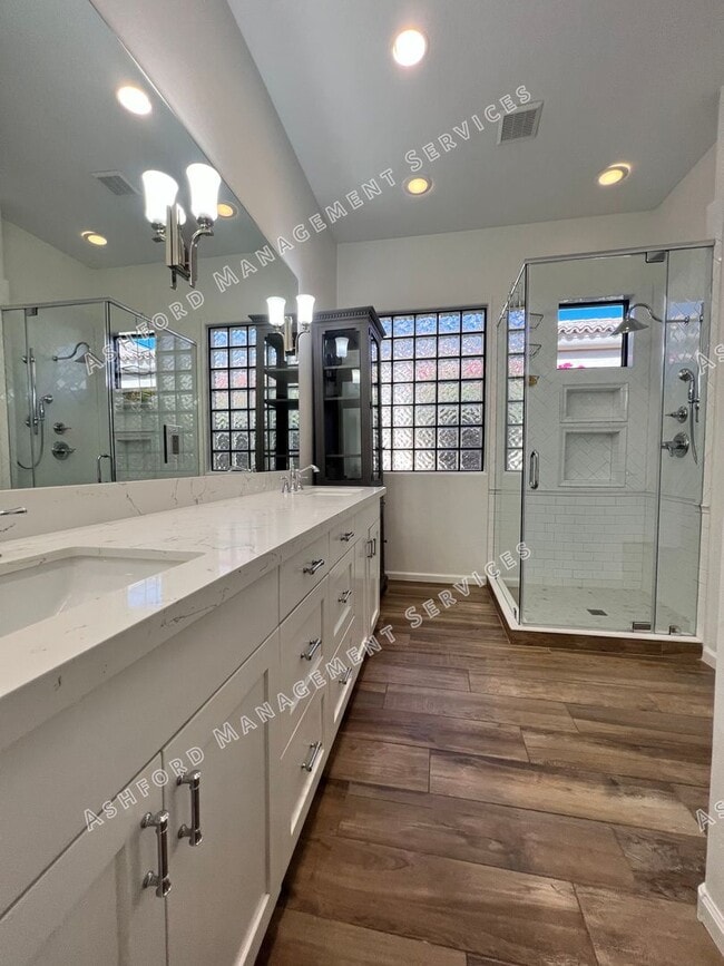 Building Photo - COME HOME TO LUXURY IN GATED GRAYHAWK GOLF...
