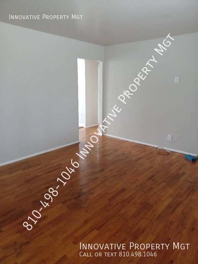 Building Photo - 3 bedroom 1 bath spacious home! newly reno...