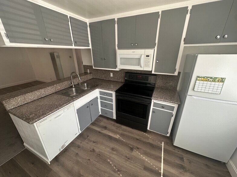 Building Photo - 995 Paulson Ct