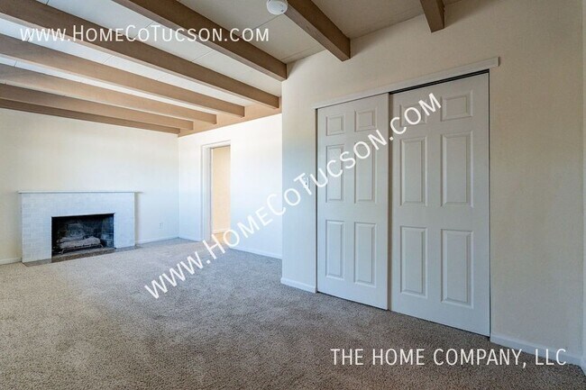 Building Photo - 3949 E 2nd St