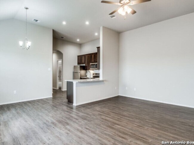 Building Photo - 9931 Westover Bluff
