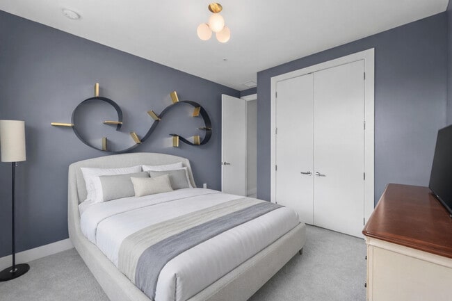 Building Photo - 625 NE 22nd Dr