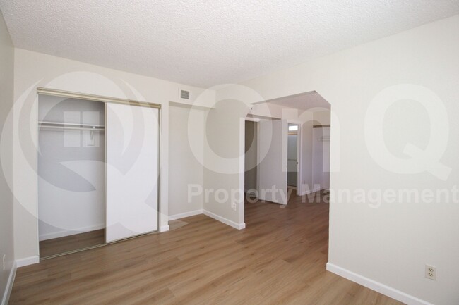 Building Photo - 517 W Highland St