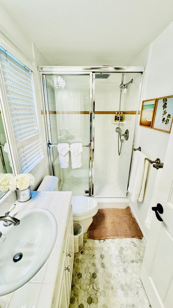 Building Photo - 1423 Floresta Pl