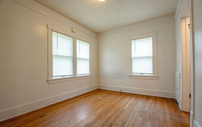 Building Photo - 1209 S 55th St