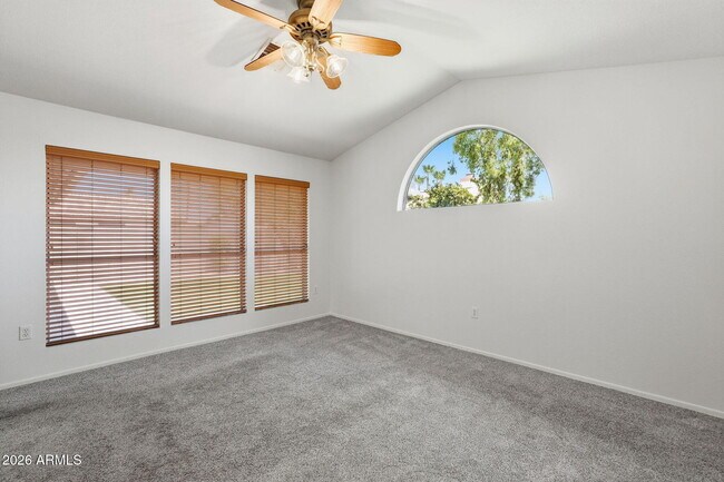 Building Photo - 457 S Meadows Dr