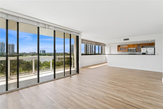 Building Photo - 20185 E Country Club Dr