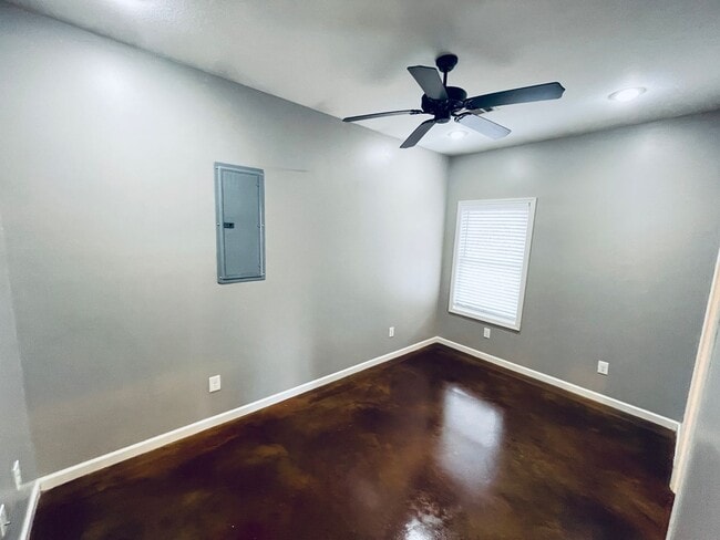 Building Photo - 1 Bed/1 Bath