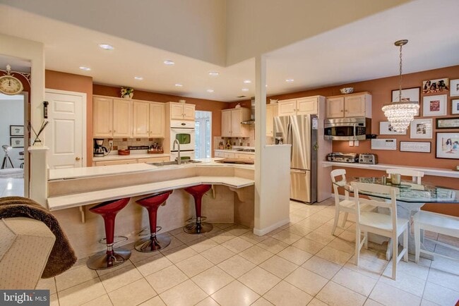 Building Photo - 307 Sayre Dr