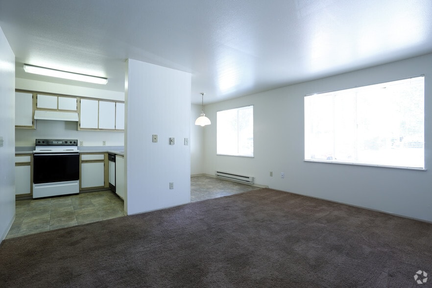 Interior Photo - Oak Meadow