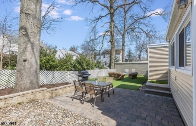 Building Photo - 7 Evergreen Terrace