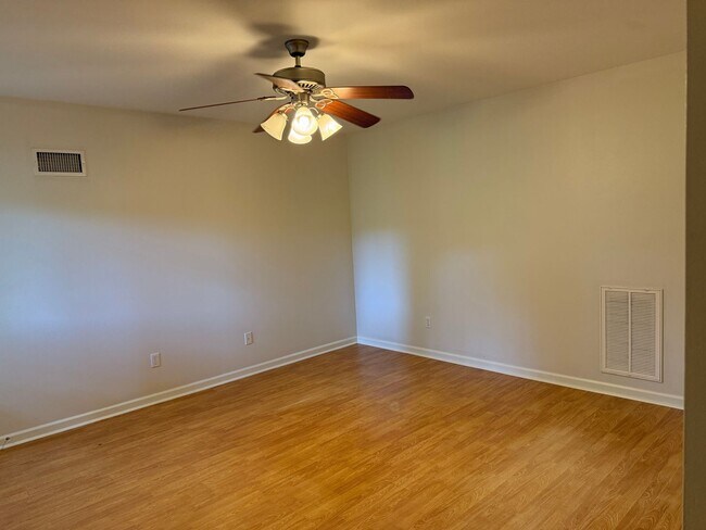 Building Photo - 6309 Countryside Dr